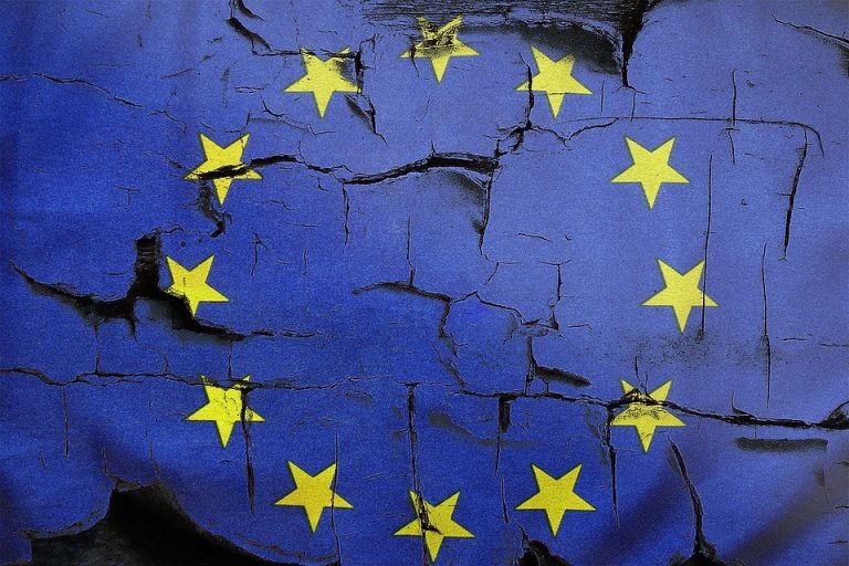 Auga skepsis ES atžvilgiu – vis mažiau į narystę žiūri teigiamai