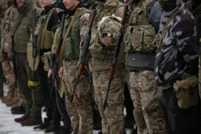 Japonija išbraukė „Azovo“ pulką iš teroristinių organizacijų sąrašo