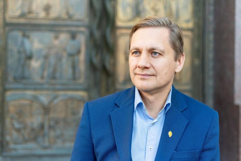 Dr. Vaidotas A. Vaičaitis. Dėl įstatyme numatytų dirbtinio apvaisinimo paslaugų konstitucingumo