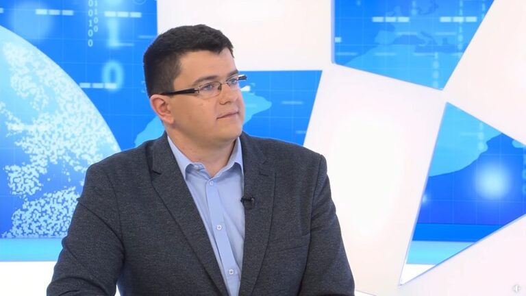 Vytautas Sinica. Dažnai klausia, ką vienija tas Nacionalinis susivienijimas, o aš vis kantriai kartoju, kad patriotiškus piliečius, o ne politines partijas