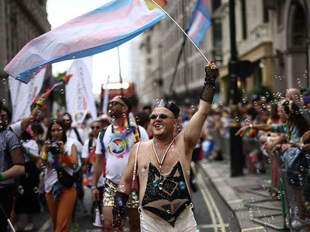 Peru paskelbus transseksualumą psichikos liga – LGBTQIAP2S+ pasipiktinimas