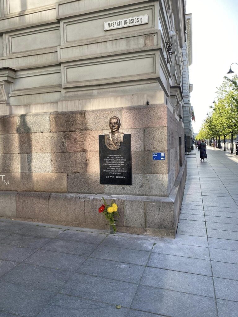 Česlovas Iškauskas. Kaip trinamas K. Škirpos atminimas…
