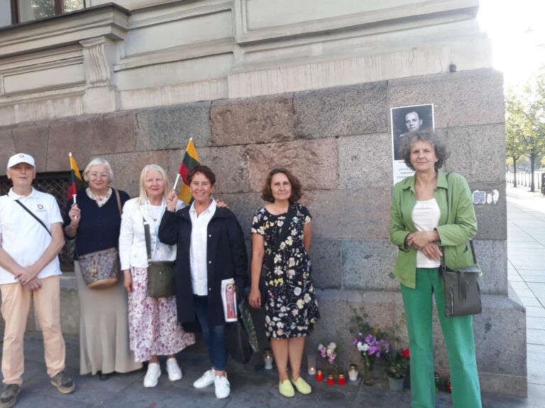 Genocido centro išvada: Nėra jokių žinių, kad Kazys Škirpa būtų siejamas su žydų žudynėmis,  jis nebuvo nei kolaborantas, nei Tėvynės išdavikas