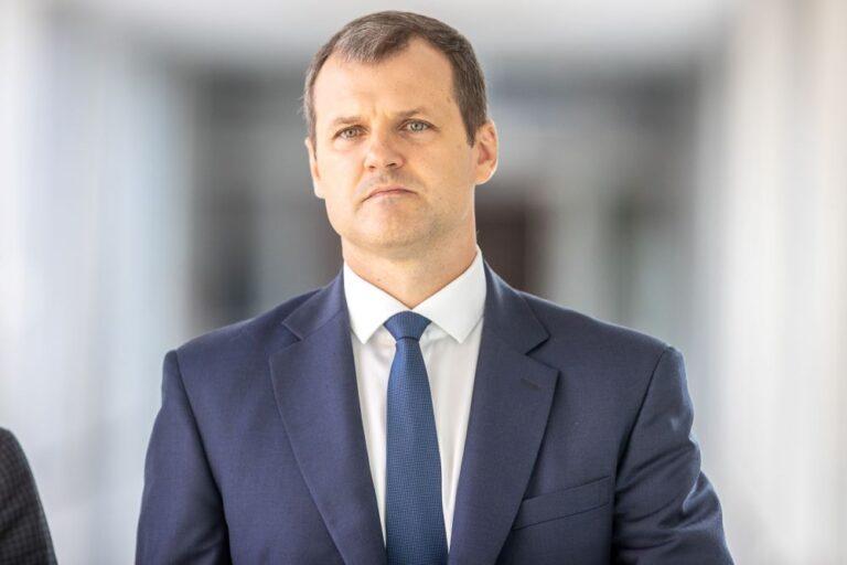 Edvardas Čiuldė. Banali kaip blizgantys buliaus kiaušai valdžia
