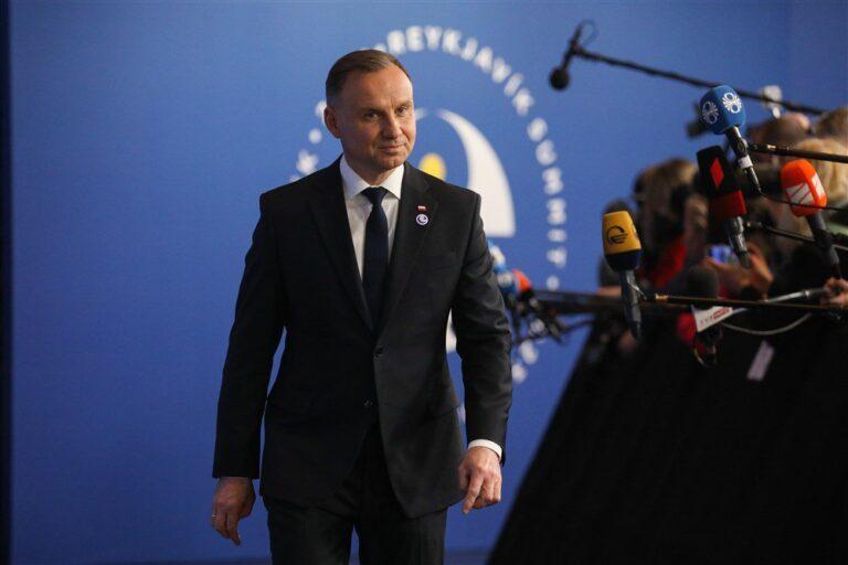 Lenkijos prezidentas buvo paduotas į teismą dėl galimo lenkų įžeidimo