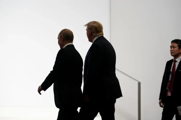 D. Trumpas pagrasino V. Putinui smogsiąs į „šūdinos Maskvos centrą“