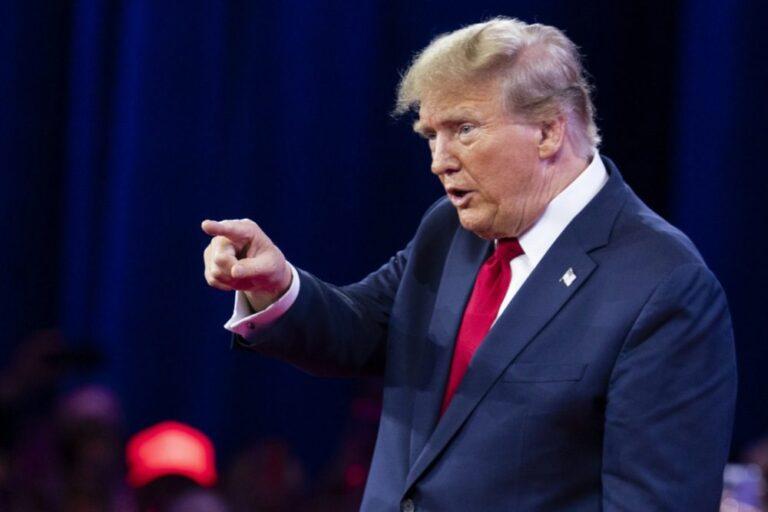 Donaldas Trampas ketina naikinti valstybės paramą gender ideologijai