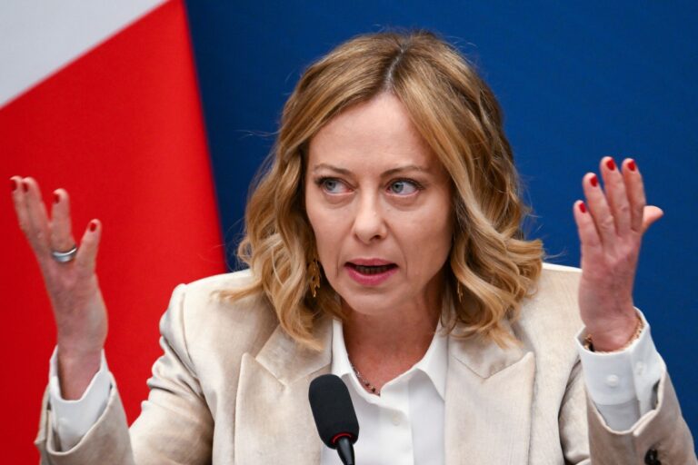 Italijos premjerė Meloni įspėja, kad ES žalioji politika kelia „pramonės dykumos“ pavojų