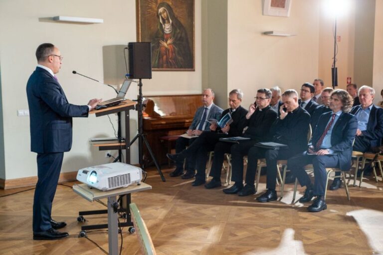 Konferencijoje Vilniuje kalbėta apie bendrąjį gėrį ir žmogaus orumą kaip krikščioniško politinio veikimo pagrindą
