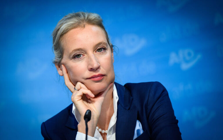 AfD pirmą kartą tapo populiariausia partija Vokietijoje, nors dėl jos kyla aštrios diskusijos